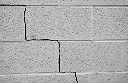 Crack-in-Cinder-Block-Foundation-min