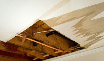 How Mold Problems Develop and Go Undetected in Pompano Beach Homes