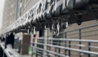 Signs That Freezing Weather Can Cause Commercial Water Damage