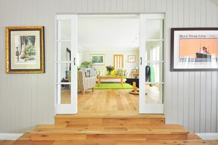 How long should you wait to re-enter your home after mold remediation?