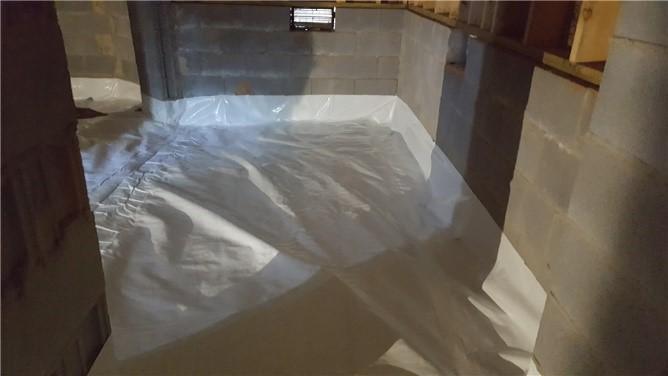 Crawlspace water leak cleaning