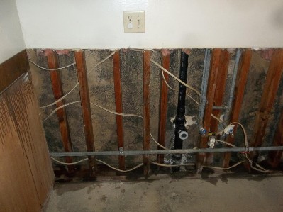 Mold on walls due to water pipes leakage