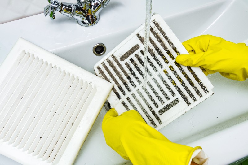 cleaning-moldy-vents